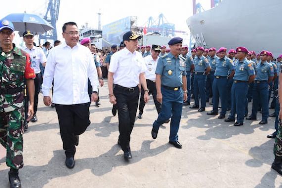 Dua Kapal Perang TNI AL Membawa Misi Penting ke Nias - JPNN.COM