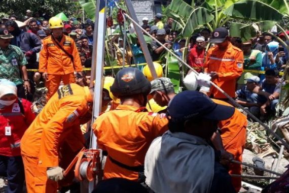 Tragis, Ayah dan Anak Tewas di Dalam Sumur - JPNN.COM