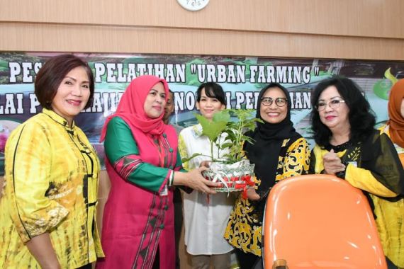 Lewat Pelatihan Urban Farming, KPPG Sodorkan Solusi Pertanian di Perkotaan - JPNN.COM