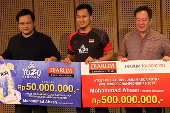 Mohammad Ahsan Diguyur Bonus, Rp 500 Juta dari Djarum, 50 Juta dari Yuzu - JPNN.COM