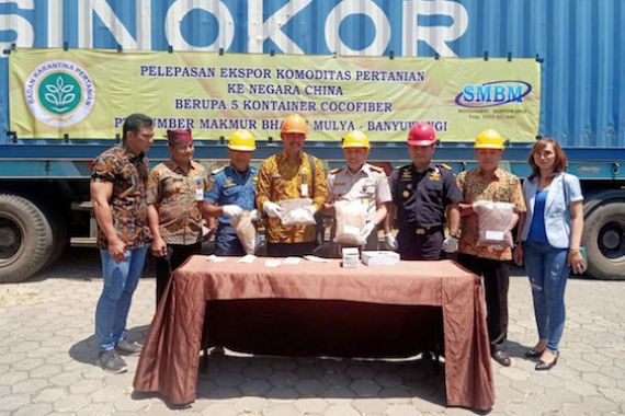 Kementan Ekspor Serabut Kelapa Banyuwangi ke Tiongkok - JPNN.COM