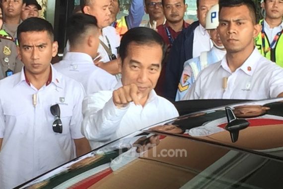 Sepertinya Laga Indonesia Vs Malaysia di SUGBK Tak Akan Dihadiri Presiden Jokowi - JPNN.COM