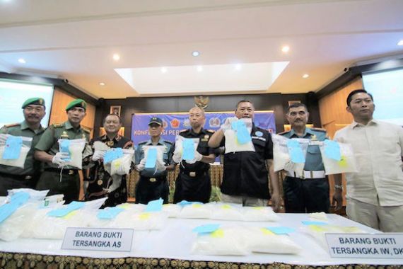 Sinergi Bea Cukai dan BNN Jawa Timur Gagalkan Penyelundupan 24,4 Kg Sabu-sabu - JPNN.COM