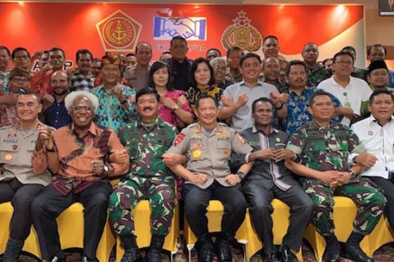 Panglima TNI Berbicara dari Hati ke Hati dengan Tokoh Lintas Agama Papua - JPNN.COM
