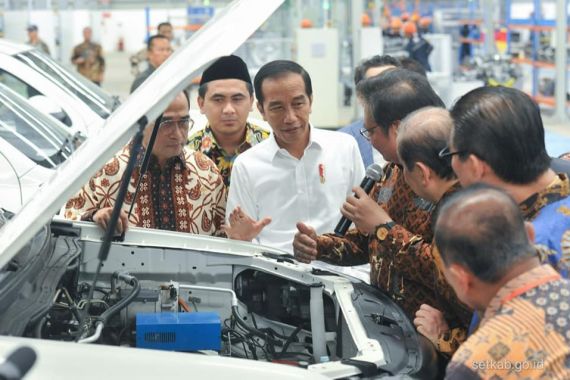 Esemka Bakal Dijadikan Mobil Nasional? Jokowi Bilang Begini - JPNN.COM