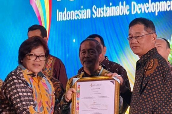 PT Kaltim Methanol Industri Raih 2 Penghargaan ISDA 2019 - JPNN.COM