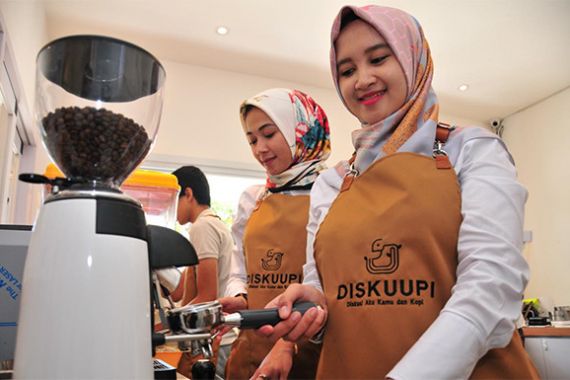 FKG Unair dan Kedai Kopi Diskuupi Datangkan Maliq & D’Essentials ke Surabaya - JPNN.COM