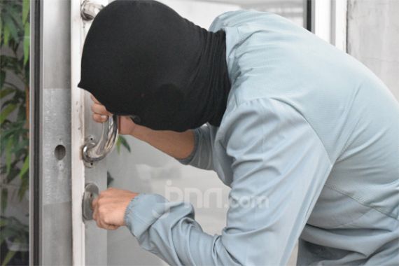 Detik-detik Saat Pencuri Kebingunan Cari Pintu Keluar dari Rumah Mewah - JPNN.COM