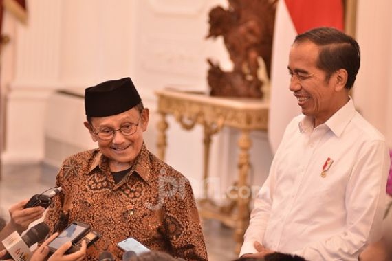 Jokowi ke RSPAD Selang 5 Menit Setelah Habibie Berpulang - JPNN.COM