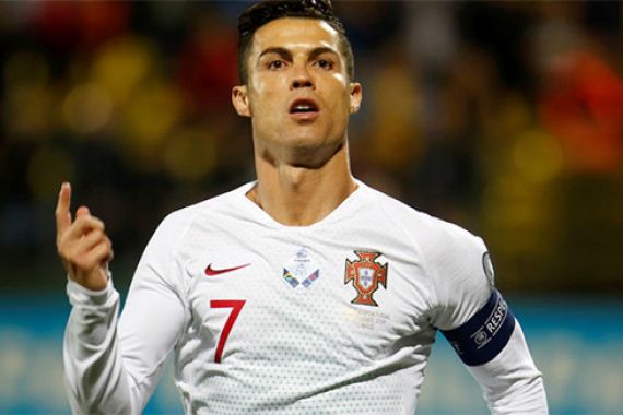 Cristiano Ronaldo Tinggal Berjarak 16 Gol Lagi dengan Bomber Iran Ali Daei - JPNN.COM