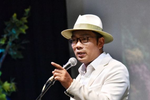 Tentang Ridwan Kamil, Cedera Lutut dan Kolam Renang Gedung Pakuan - JPNN.COM