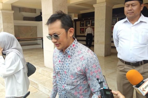 Hanung Bramantyo Tersentuh Begitu Tahu Alasan BJ Habibie Ogah Jadi Presiden Lagi - JPNN.COM