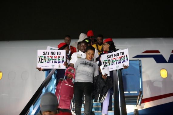 Dipersekusi Pribumi, Ratusan Warga Nigeria Tinggalkan Afrika Selatan - JPNN.COM
