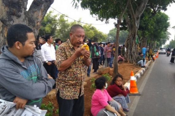 Rakyat Berdatangan Ingin Melihat Pemakaman Jenazah BJ Habibie, Tetapi… - JPNN.COM