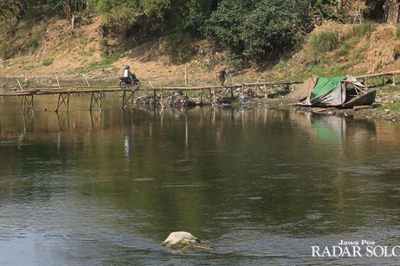 Sungai Bengawan Solo Tercemar Berat - JPNN.COM
