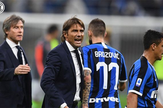 Conte Minta Pemain Inter Milan Pilih Posisi di Bawah saat Bercinta dengan Istri - JPNN.COM