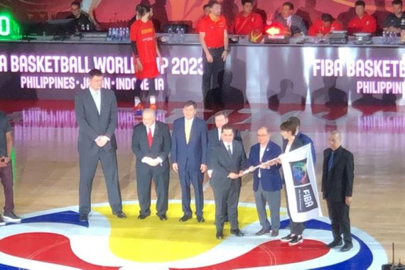 Indonesia, Filipina dan Jepang Terima Bendera FIBA, Titik Nol Persiapan Piala Dunia 2023 - JPNN.COM