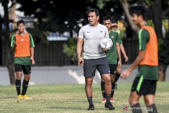 Bima Sakti Bakal Panggil 5 Nama Baru dalam Pemusatan Latihan Timnas Indonesia U-16 - JPNN.COM