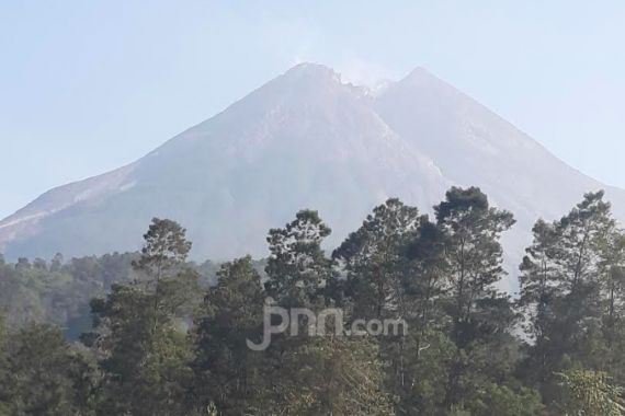 Muncul Kubah Lava Baru di Puncak Gunung Merapi - JPNN.COM