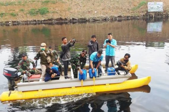 Sungai Citarum Masih Tercemar Limbah, Satgas Tebar Bakteri - JPNN.COM