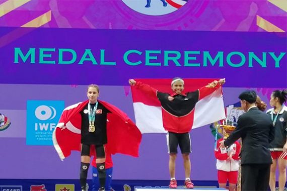 Lisa Setiawati Sumbang Emas Pertama Indonesia di Kejuaraan Dunia Angkat Besi - JPNN.COM