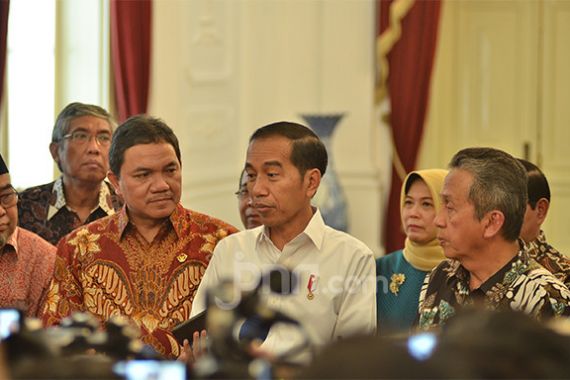 Surya Paloh Bertemu Presiden PKS, Jokowi: Mungkin Tak Begitu Kangen dengan Saya - JPNN.COM
