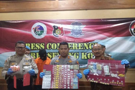 Penjual Obat Keras Ditangkap Polres Serang - JPNN.COM