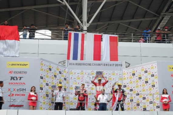 Di Tengah Aturan Equalizer, Pembalap Indonesia AHRT Juarai ARRC 2019 Malaysia Kelas AP250 - JPNN.COM