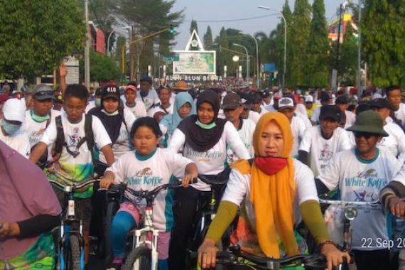 Ribuan Pesepeda Ramaikan Gowes Nusantara 2019 Etape Blora Jawa Tengah - JPNN.COM