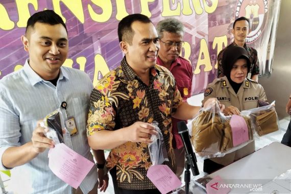 Polisi: Wanita Berpakaian PNS Pemprov Jabar di Video Syur Hanya Korban - JPNN.COM