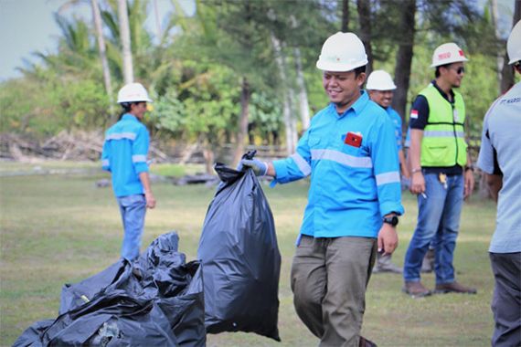 Peringati Hari Kebersihan Dunia, DLH Aceh Barat Kumpulkan 1,9 Ton Sampah - JPNN.COM