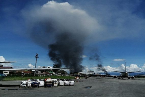 Bandara Wamena Ditutup Sementara Gara-Gara Demo di Jayawijaya - JPNN.COM