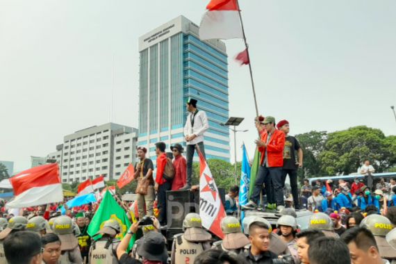 Pak Jokowi Harus Hati-hati, Demo Mahasiswa di Mana-Mana Ini Ngeri-ngeri Sedap - JPNN.COM