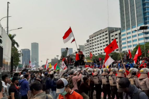Pimpinan DPR Diminta Hadir Menemui Massa Demo Mahasiswa - JPNN.COM