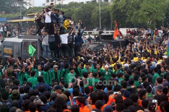 Situasi Terkini Depan Gedung DPR Jelang Demo Mahasiswa Hari Ini - JPNN.COM