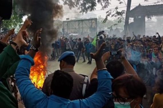 DPO Teroris Ditangkap Polisi Saat Kericuhan Demo Mahasiswa, Ternyata... - JPNN.COM