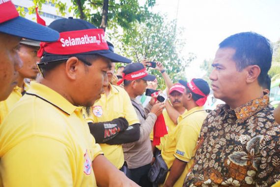 Temui Peternak yang Demo, Mentan Langsung Ajak Berdiskusi - JPNN.COM