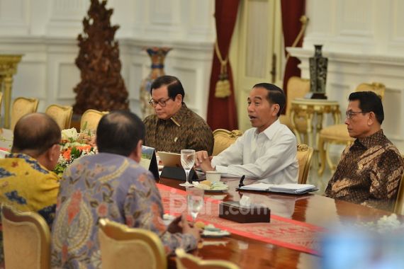 Pejabat Istana Kompak Irit Bicara Terkait Perppu KPK - JPNN.COM