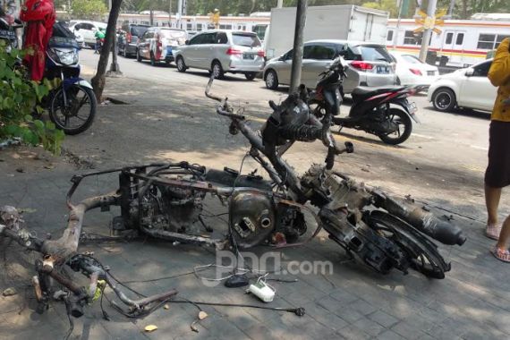 Tak Terima Motor Dibakar Massa Demo Anak STM, Jurnalis Okezone Melapor ke Polisi - JPNN.COM