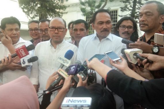 Jokowi Minta Pertimbangan Soal Perppu KPK ke Relawan, nih Hasilnya - JPNN.COM