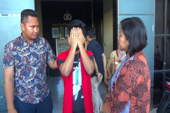 Guru Silat Pandai Bersilat Lidah, Gadis 14 Tahun Terjebak Rayuannya di Kamar Kos - JPNN.COM