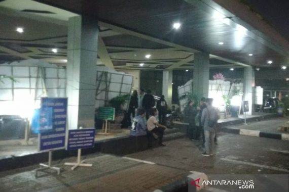 Patut Dicontoh, Usai Unjuk Rasa di Gedung DPRD, Massa Bersihkan Sampah - JPNN.COM