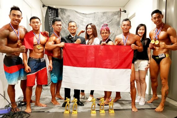 Indonesia Raih 5 Medali pada Kejuaraan Binaraga Fisik Tingkat Asia di Singapura - JPNN.COM