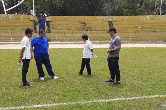 Rumput Stadion Haji Agus Salim Tidak Terawat, Semen Padang Terancam Pindah Kandang - JPNN.COM