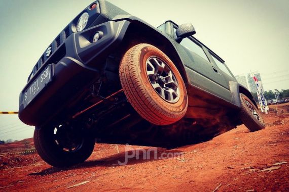 Test Drive Suzuki Jimny Terbaru di Habitat Aslinya, Gokil! - JPNN.COM