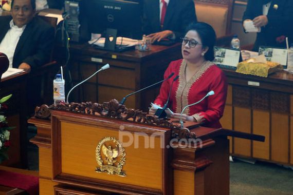 Disaksikan Megawati, Puan Mengakhiri Pidato Perdana Sebagai Ketua DPR dengan Teriakan Merdeka! - JPNN.COM