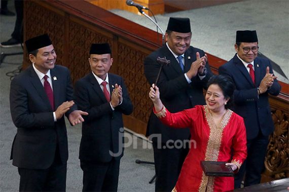Gerindra Mau Masuk Pemerintahan Jokowi? Puan: Presiden Belum Ngajak Ngomong - JPNN.COM