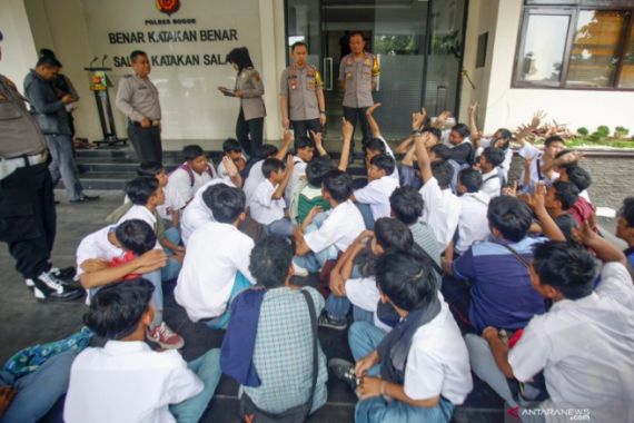 Para Pelajar ini Kecele Dijanjikan Uang Jika Ikut Demo di DPR, Ternyata.. - JPNN.COM