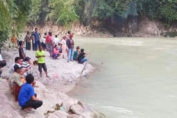Satu Hari Tidak Pulang ke Rumah, Siswi SMK Ditemukan Tak Bernyawa di Sungai - JPNN.COM