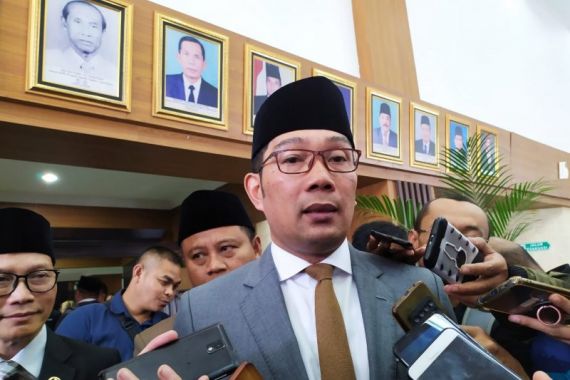 Bupati Indramayu Ditangkap KPK, Emil: Jadi Pemimpin Itu Berat - JPNN.COM